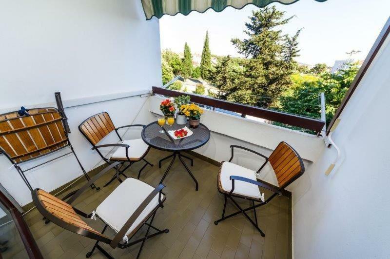 Apartman Mira Zadar Bagian luar foto